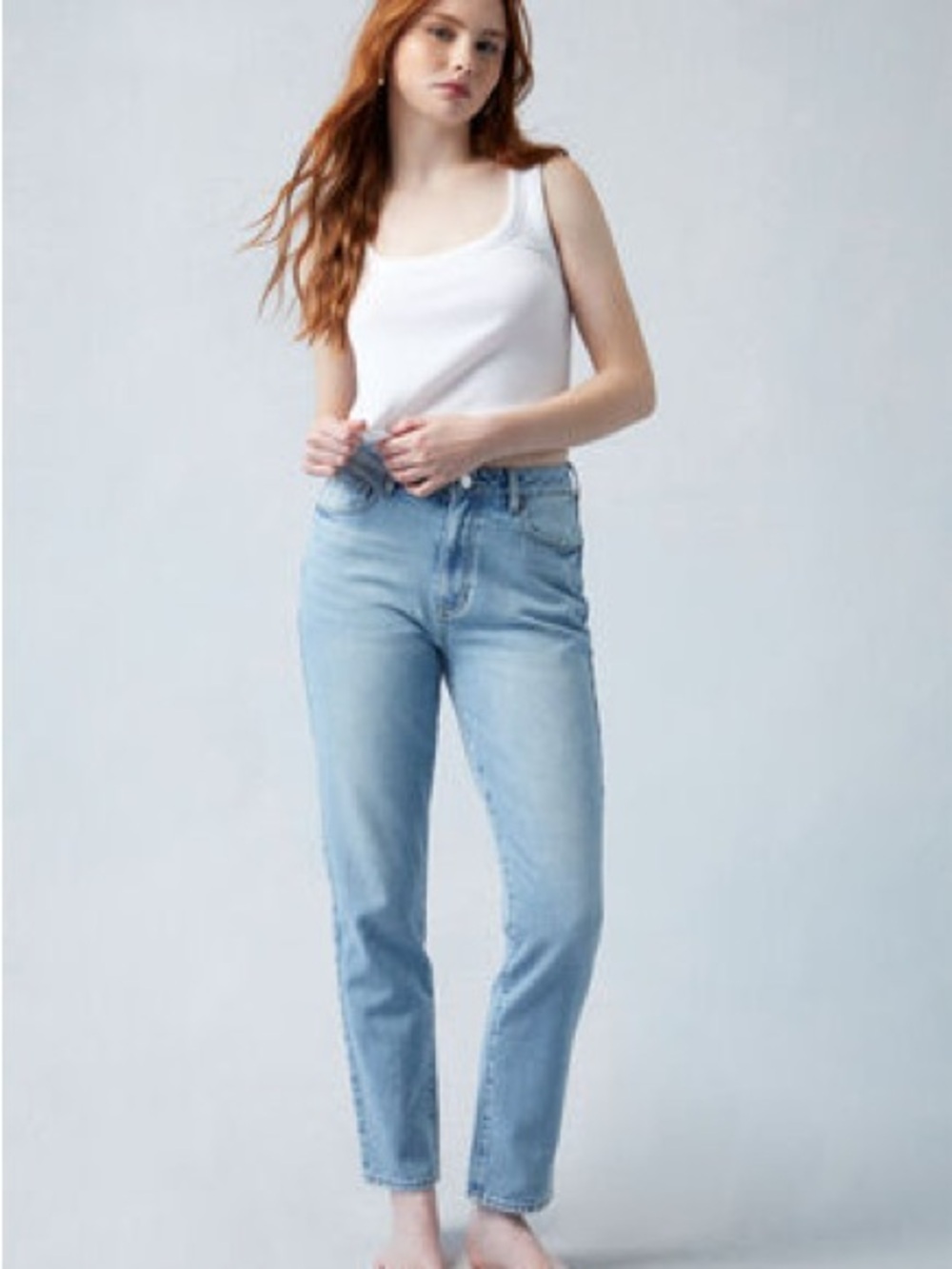PacSun High-Rise Mom Jeans - Light Indigo Wash - Size 26